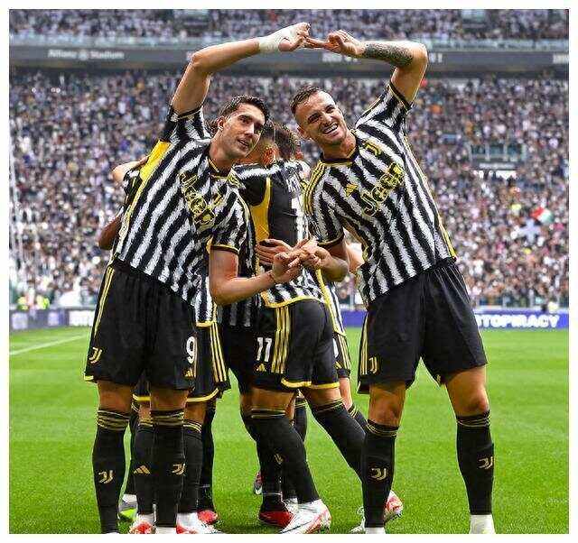 美国绝地反击瓦伦西亚,弗拉霍维奇送出助攻 美国绝地反击瓦伦西亚,弗拉霍维奇送出助攻