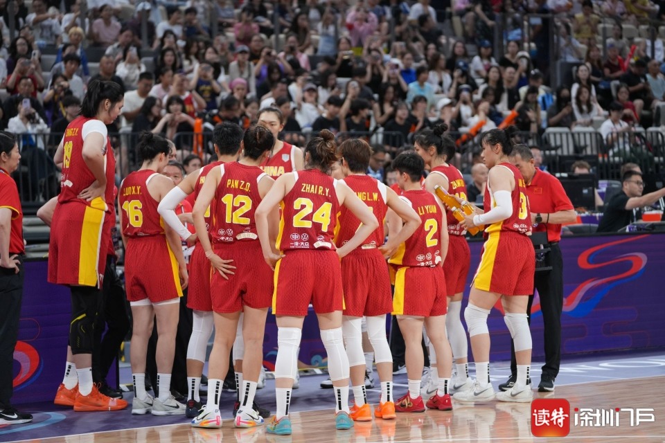 亚洲杯传奇谢幕，球迷泪洒赛场