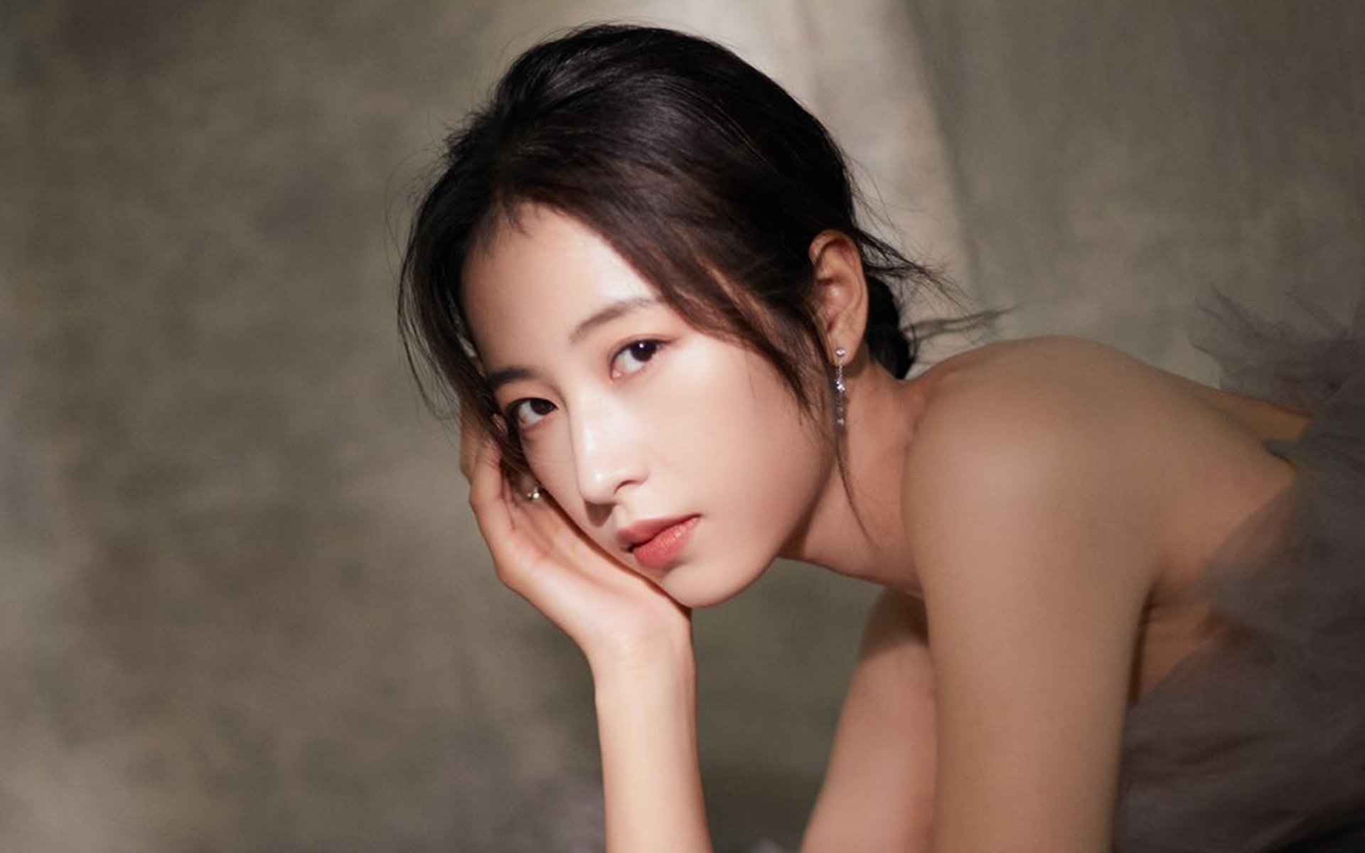 雷霆鏖战上海队，福克斯存在感拉满—一场个人英雄主义的篮球盛宴