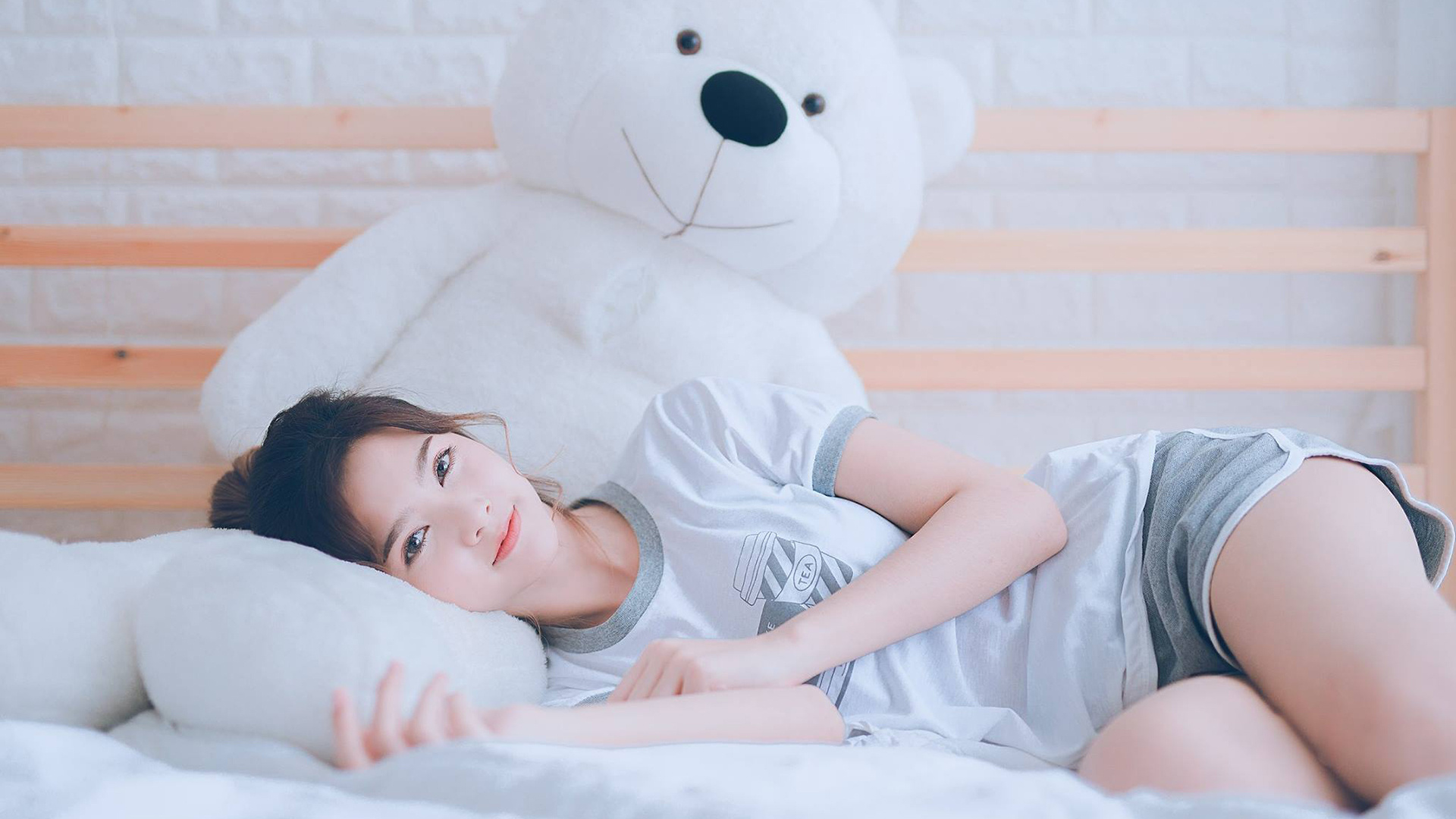 时空交错的双重奏，拼搏意志在篮足两域的轰鸣